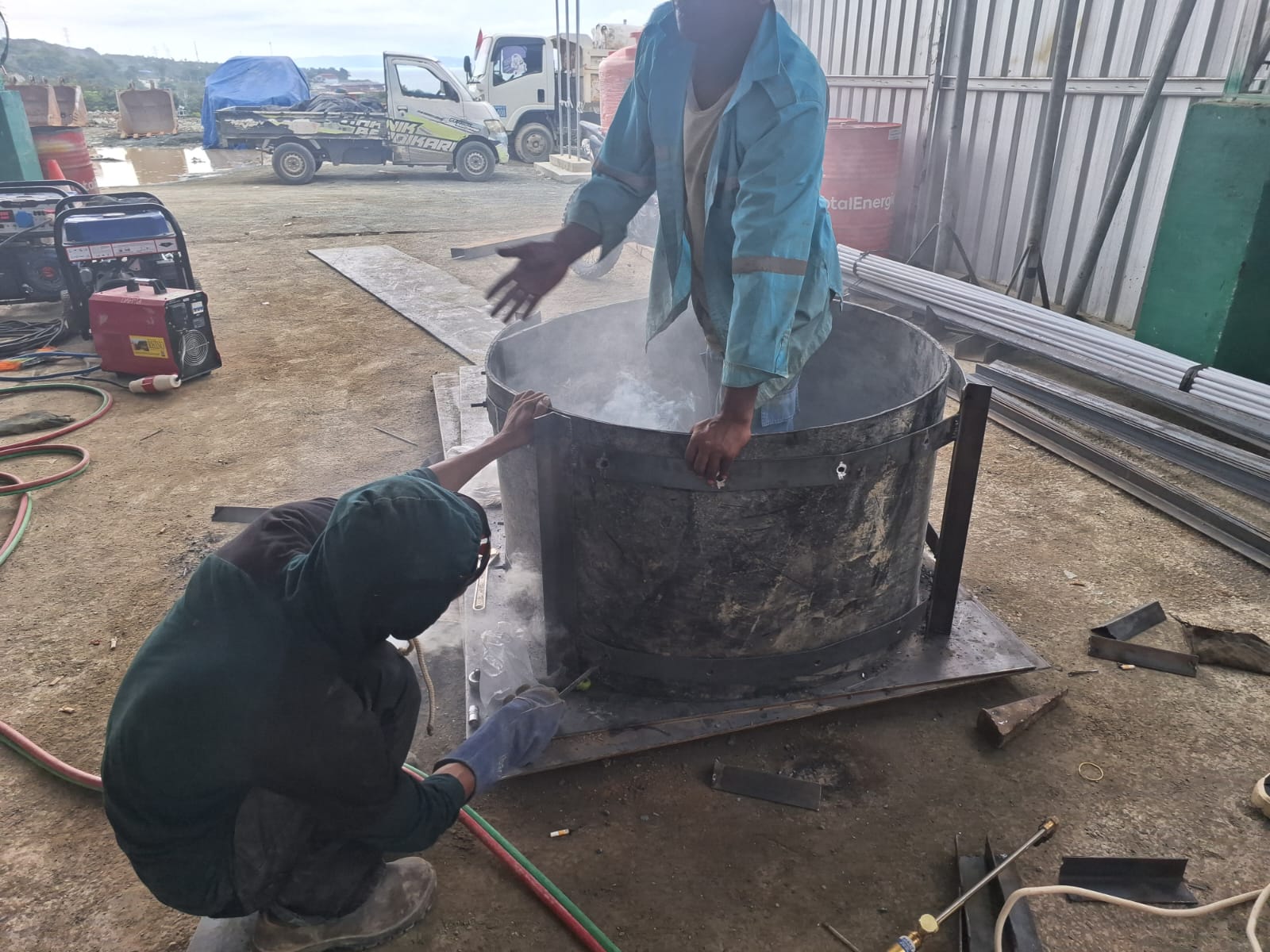Pembuatan Corong Cone Crusher - DAPMA